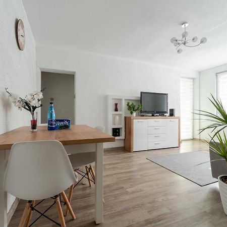 Apartament Gold - 2 Osobne Sypialnie Z Balkonem - Spaceapart Jelenia Gora Dış mekan fotoğraf