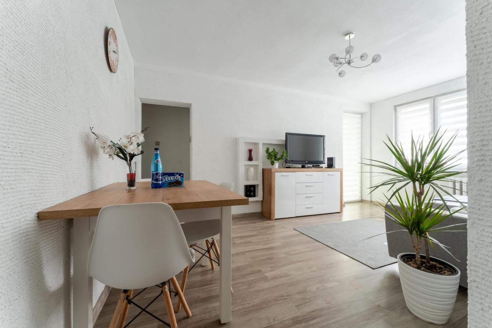Apartament Gold - 2 Osobne Sypialnie Z Balkonem - Spaceapart Jelenia Gora Dış mekan fotoğraf