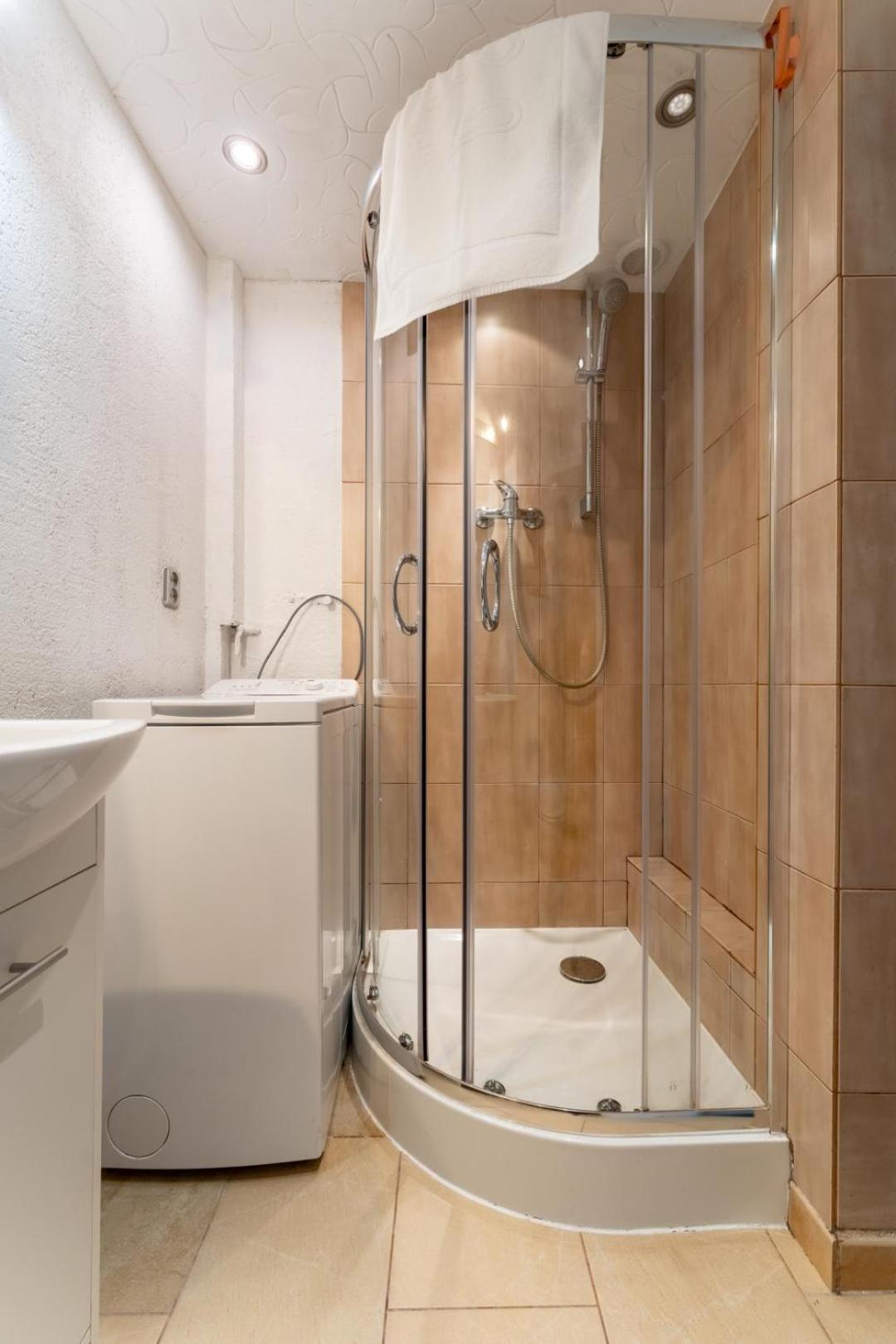 Apartament Gold - 2 Osobne Sypialnie Z Balkonem - Spaceapart Jelenia Gora Dış mekan fotoğraf